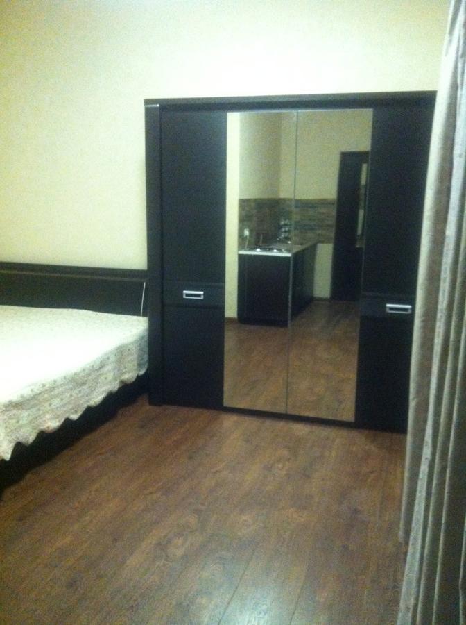 Vacation Home On Krasnomayakskaya 36 Sukhumi Eksteriør bilde